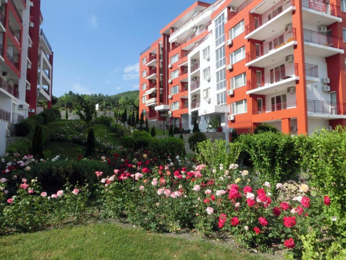 Panorama Fort Beach, Фамилно студио Deluxe Свети-Влас Экстерьер фото